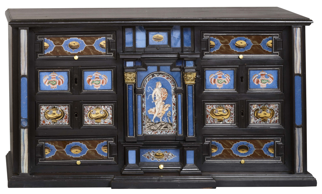 Kabinettschrank mit hintermalten<br />
Glaseinlagen in Pietra dura-Imitation